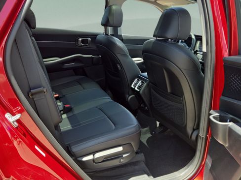 Used 2023 Kia Sorento S w/ Panoramic Sunroof Package FWD image 15