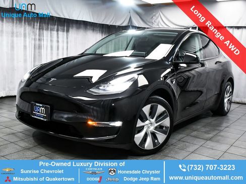 Used 2021 Tesla Model Y Long Range AWD/4WD image 1