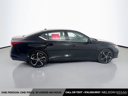 Certified 2025 Nissan Altima 2.5 SR image 4