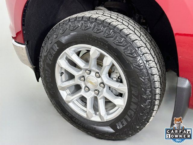 Used 2024 Chevrolet Silverado 1500 LT w/ Z71 Off-Road Package AWD/4WD image 32