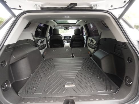 Used 2022 GMC Terrain SLT w/ Infotainment Package II FWD image 26