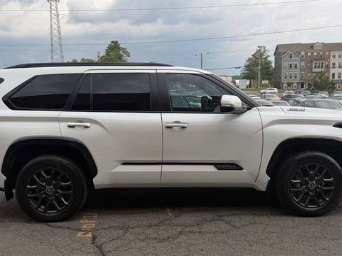 Used 2024 Toyota Sequoia Platinum AWD/4WD image 4