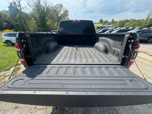 Used 2022 RAM 2500 Laramie w/ Night Edition AWD/4WD image 30