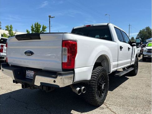 Used 2018 Ford F250 XLT w/ XLT Value Package AWD/4WD image 8