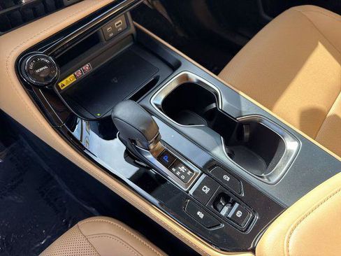 Certified 2025 Lexus NX 250 FWD w/ Accessory Package (Z2) image 21