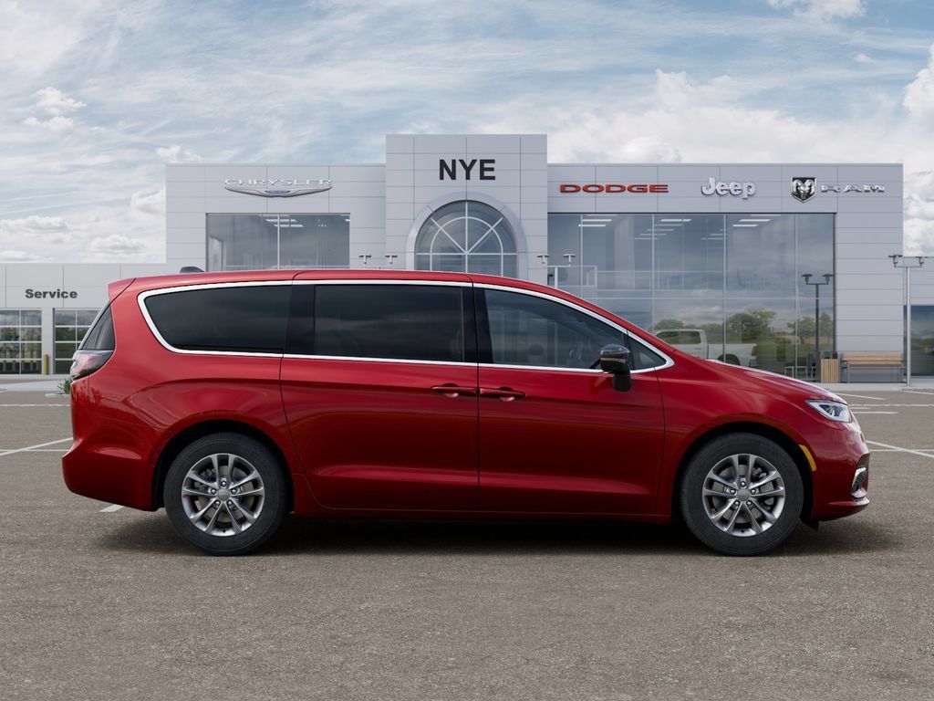 New 2026 Chrysler Pacifica Select AWD/4WD image 22