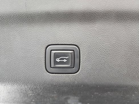 Used 2021 Chevrolet Tahoe LT image 37