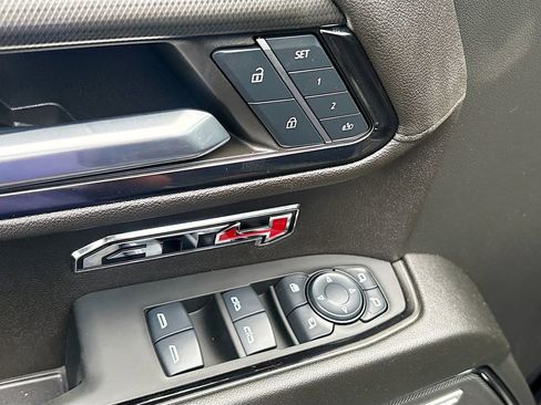 Used 2024 GMC Sierra 1500 AT4 w/ Technology Package AWD/4WD image 18