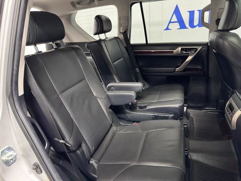 Used 2018 Lexus GX 460 image 15