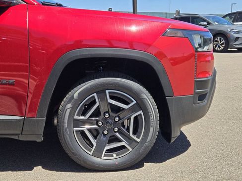 New 2026 Jeep Cherokee Laredo AWD/4WD image 6