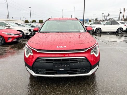 Used 2024 Kia Niro EX image 4