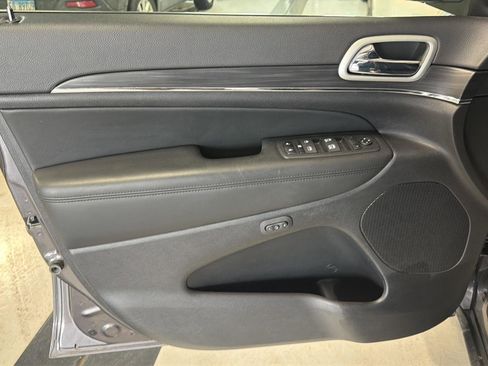 Used 2021 Jeep Grand Cherokee Limited w/ Trailer Tow Group IV image 13