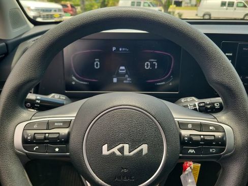 Used 2024 Kia Sportage LX FWD image 17
