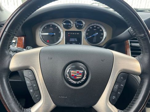 Used 2014 Cadillac Escalade Platinum AWD/4WD image 22
