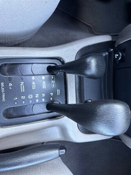 Used 2000 Jeep Grand Cherokee Laredo AWD/4WD image 25