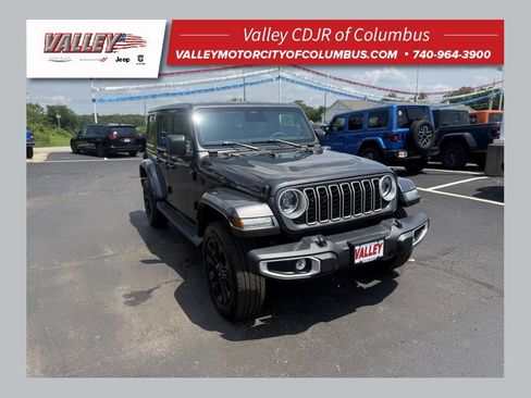 Used 2025 Jeep Wrangler Unlimited Sahara AWD/4WD image 1