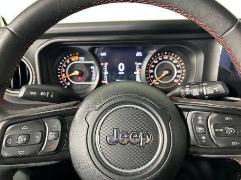 Used 2024 Jeep Wrangler Unlimited Rubicon image 13