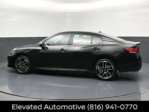 Certified 2025 Nissan Sentra SR w/ SR Premium Package FWD image 30