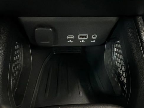 Used 2021 Chevrolet TrailBlazer LS FWD image 21