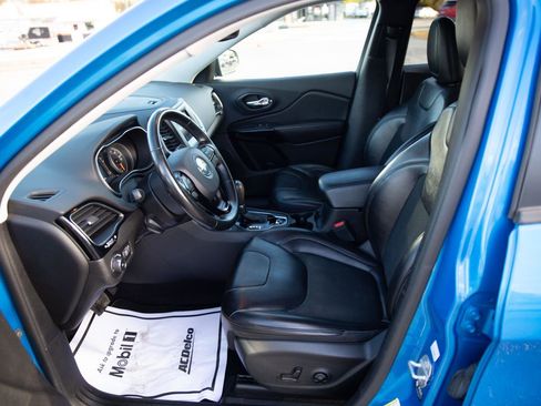 Used 2021 Jeep Cherokee Latitude Plus image 23