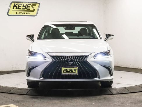 Used 2025 Lexus ES 300h w/ Premium Package FWD image 6