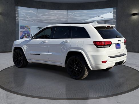 Used 2019 Jeep Grand Cherokee Altitude RWD image 4