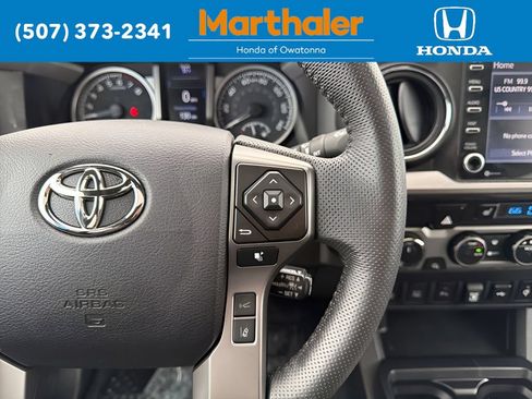 Used 2022 Toyota Tacoma Limited AWD/4WD image 25