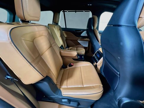 Used 2022 Lincoln Aviator Black Label w/ Dynamic Handling Package AWD/4WD image 30