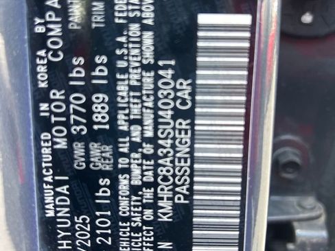 Used 2025 Hyundai Venue SEL image 3