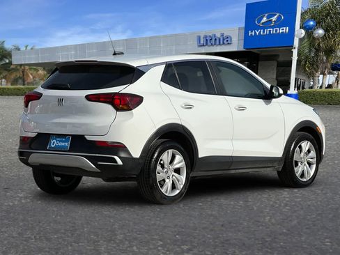 Used 2024 Buick Encore GX Preferred image 3