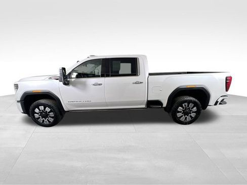 Used 2025 GMC Sierra 3500 Denali AWD/4WD image 6