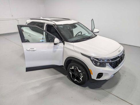 Certified 2024 Kia Seltos EX AWD/4WD image 17