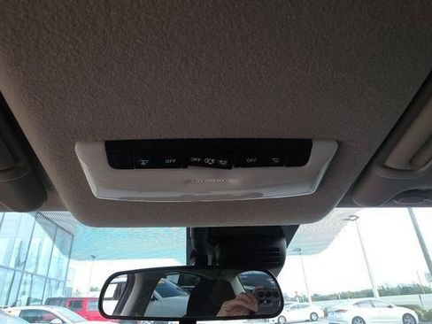 Used 2023 Nissan Versa S image 19