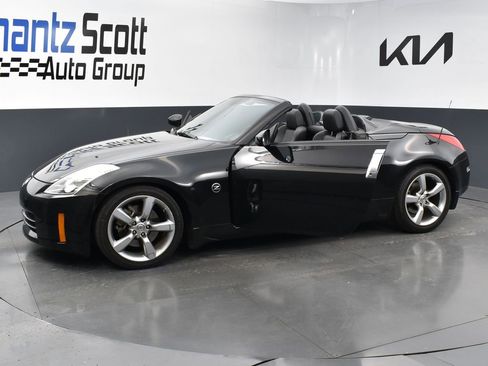 Used 2007 Nissan 350Z Touring RWD image 26