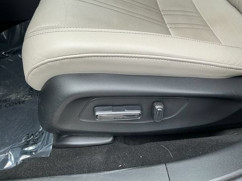 Certified 2024 Honda HR-V EX-L image 19