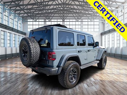 Used 2025 Jeep Wrangler Unlimited Rubicon image 4