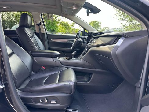 Used 2017 Cadillac XT5 Luxury w/ Driver Awareness Package image 35