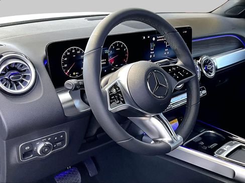 New 2026 Mercedes-Benz GLB 250 image 10