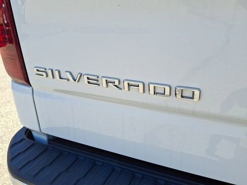 Used 2022 Chevrolet Silverado 1500 LT AWD/4WD image 23