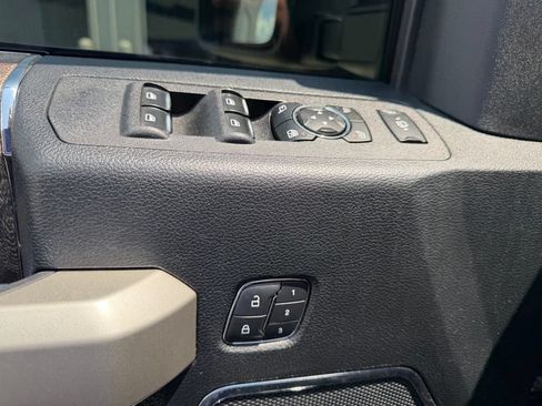 Used 2017 Ford F250 Lariat w/ Lariat Value Package AWD/4WD image 11