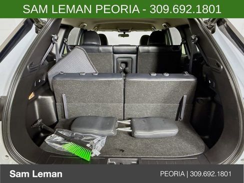 Used 2024 Mitsubishi Outlander SE image 25