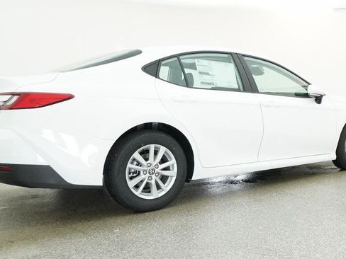 Used 2026 Toyota Camry LE FWD image 28