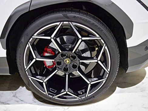 Used 2024 Lamborghini Urus Performante image 47