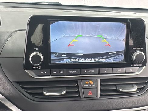 Used 2024 Nissan Altima 2.5 S image 23