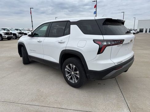 Used 2025 Chevrolet Equinox LT image 3