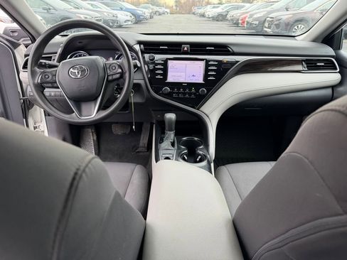 Used 2020 Toyota Camry LE image 19