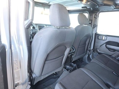 Used 2023 Jeep Gladiator Sport image 17