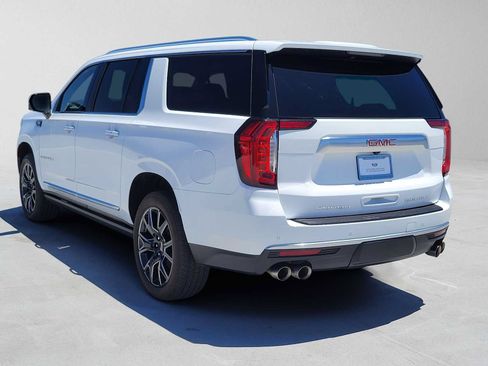 Used 2024 GMC Yukon XL Denali AWD/4WD image 5