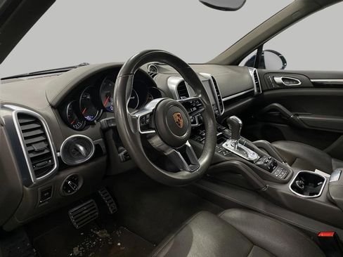 Used 2018 Porsche Cayenne S image 6