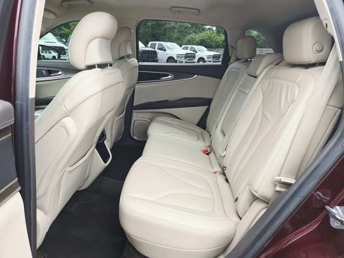 Used 2017 Lincoln MKX Select w/ Select Plus Package FWD image 12
